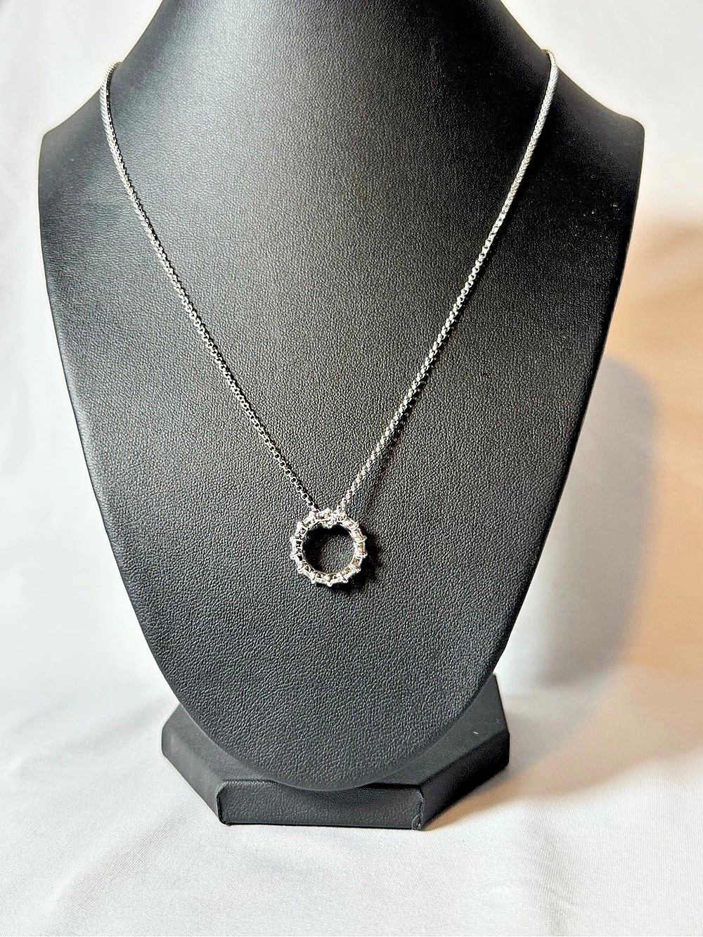 Bomb Party Stunning Details Silver Necklace